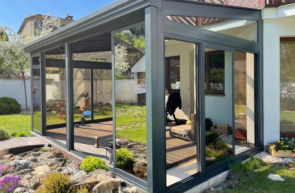 ZASKLÍVACÍ SYSTÉMY - Zimní zahrada RolWood Garden